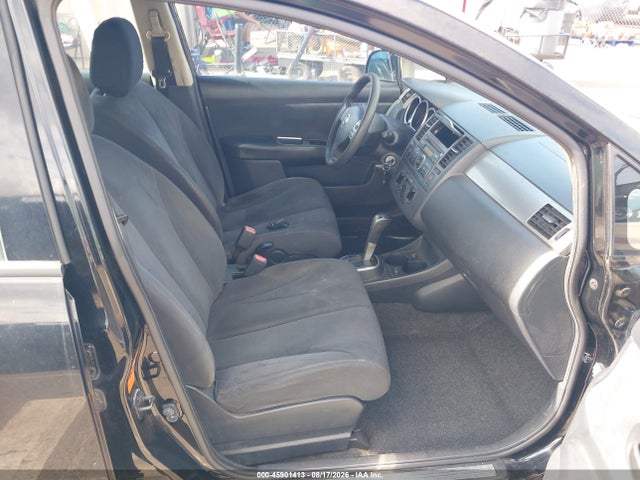 45901413 :رقم المزاد ، 3N1BC13E78L396877 vin ، 2008 Nissan Versa 1.8 S مزاد بيع