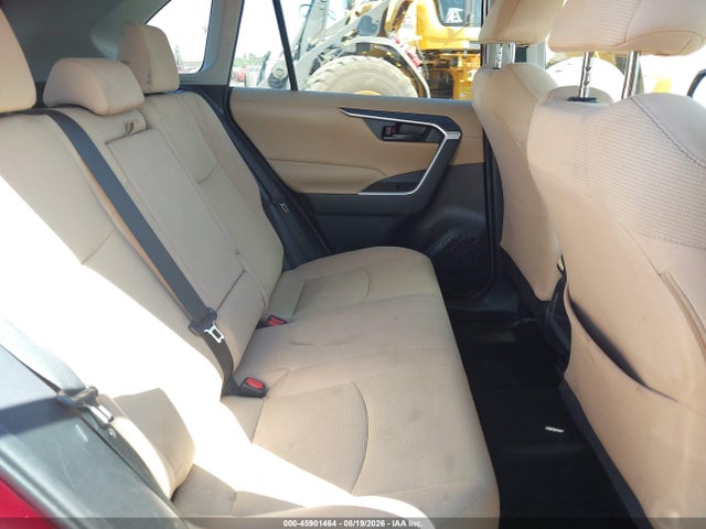 2T3F1RFV4MW151794 Toyota RAV4 LE