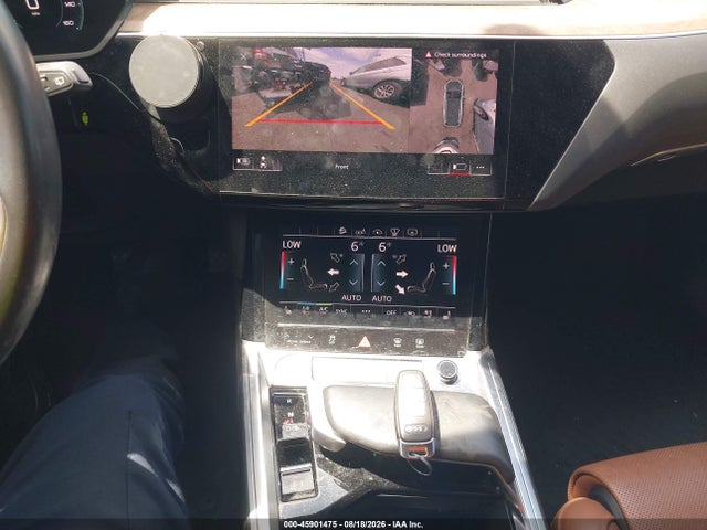 2019 Audi E-tron Premium Plus მანქანა იყიდება აუქციონზე, vin: WA1VABGE7KB009926, აუქციონის ნომერი: 45901475