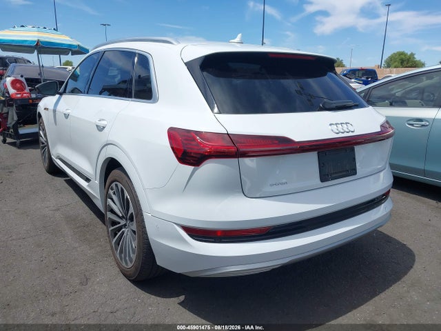 2019 Audi E-tron Premium Plus მანქანა იყიდება აუქციონზე, vin: WA1VABGE7KB009926, აუქციონის ნომერი: 45901475