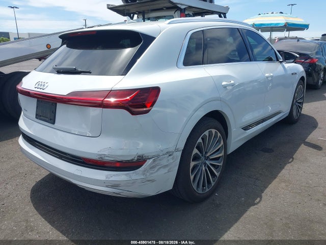 2019 Audi E-tron Premium Plus მანქანა იყიდება აუქციონზე, vin: WA1VABGE7KB009926, აუქციონის ნომერი: 45901475