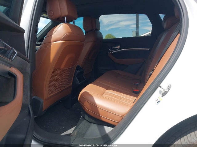 2019 Audi E-tron Premium Plus მანქანა იყიდება აუქციონზე, vin: WA1VABGE7KB009926, აუქციონის ნომერი: 45901475