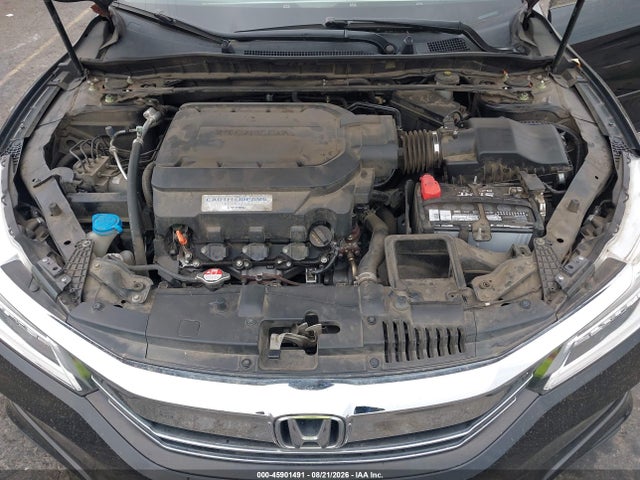 Honda Accord Touring 2016 1HGCR3F93GA011378 Image 10