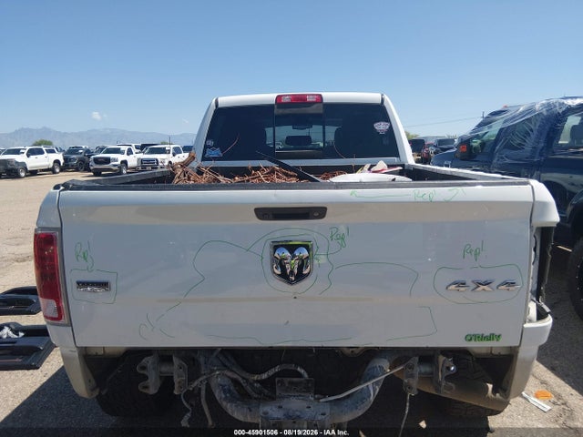 3C6UR5FLXHG559494 RAM 2500 Laramie 4x4 6&#039;4 Box