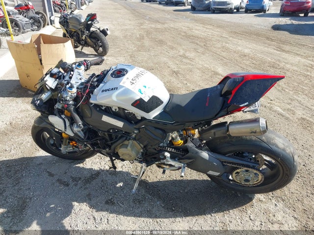 Ducati Panigale V4s 2024 ZDMDAGWW1RB007371 Image 14