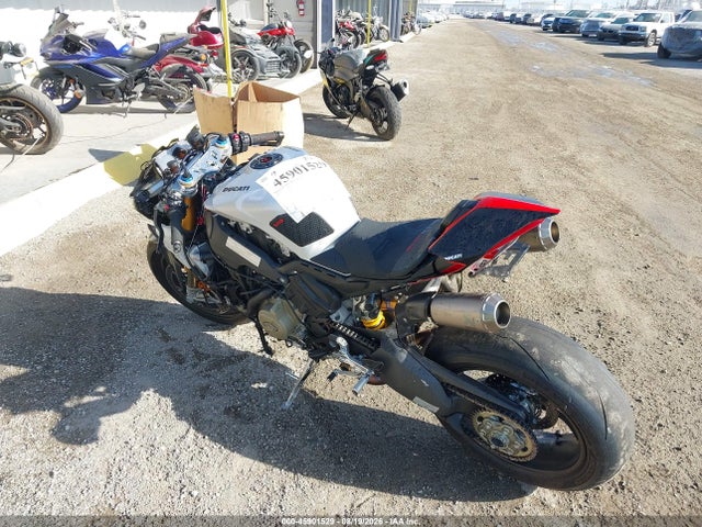 Ducati Panigale V4s 2024 ZDMDAGWW1RB007371 Image 3