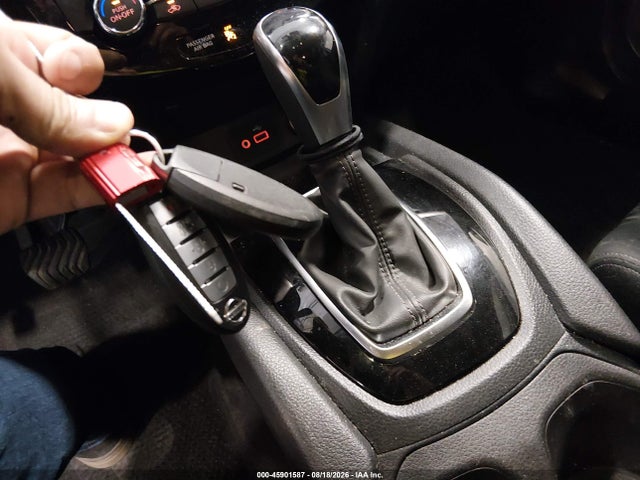 2019 Nissan Rogue Sv მანქანა იყიდება აუქციონზე, vin: JN8AT2MT4KW256058, აუქციონის ნომერი: 45901587