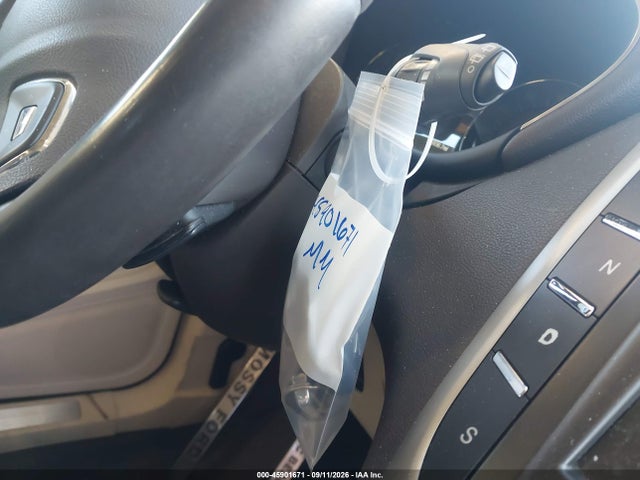 5LMCJ2C90GUJ21946 Lincoln MKC SELECT