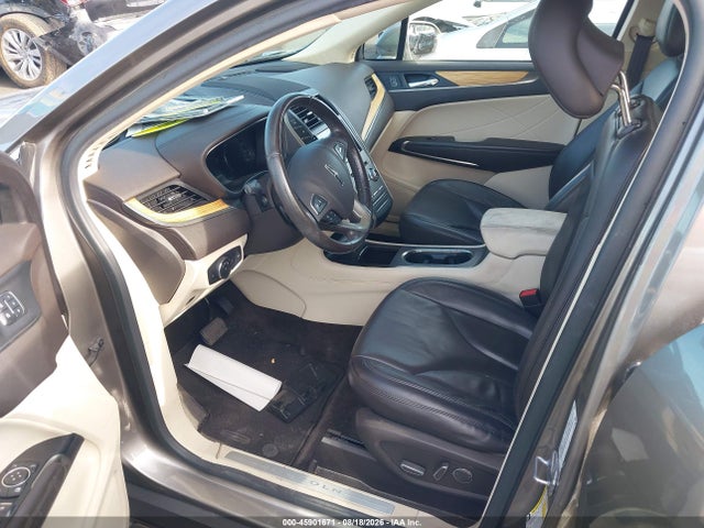5LMCJ2C90GUJ21946 Lincoln MKC SELECT