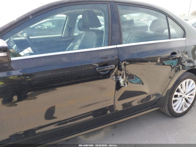 2013 Volkswagen Jetta 2.5l Sel მანქანა იყიდება აუქციონზე, vin: 3VWLP7AJ9DM451484, აუქციონის ნომერი: 45901685