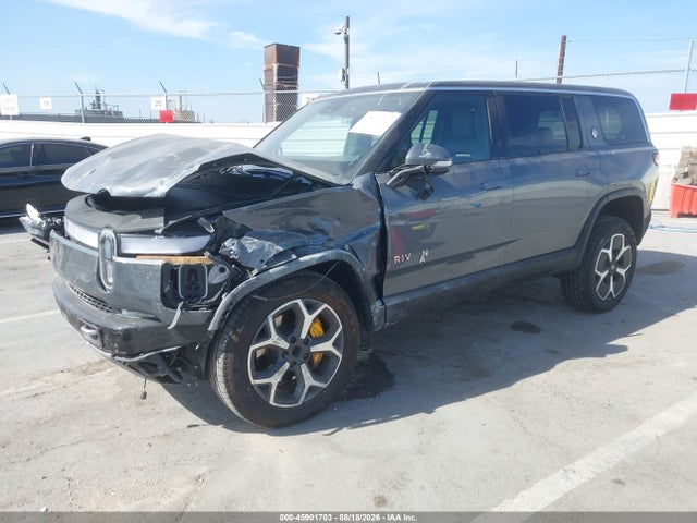 7PDSGABA8PN009096 Rivian R1s Adventure