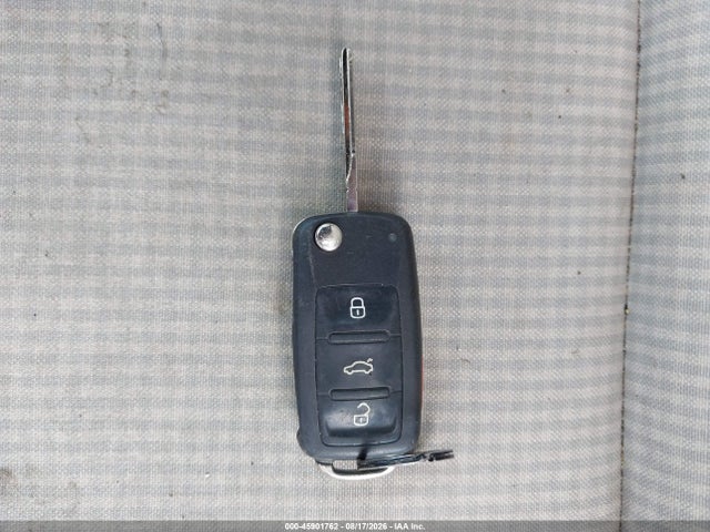 2016 Volkswagen Beetle 1.8t Classic მანქანა იყიდება აუქციონზე, vin: 3VWF17AT7GM639070, აუქციონის ნომერი: 45901762