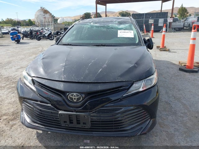 Toyota CAMRY LE 2018 4T1B11HK3JU133066 Image 17