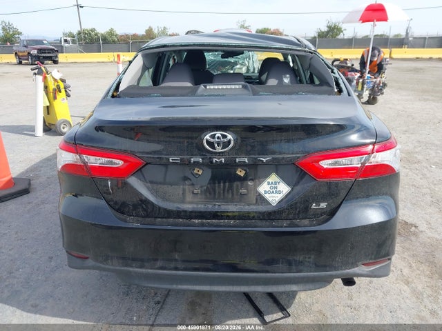 Toyota CAMRY LE 2018 4T1B11HK3JU133066 Image 21