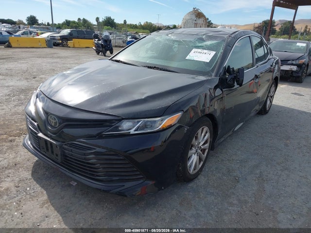 Toyota CAMRY LE 2018 4T1B11HK3JU133066 Image 2