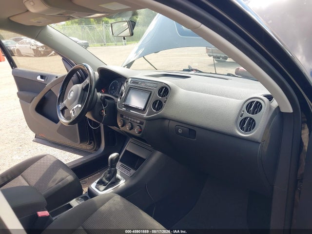 2015 Volkswagen Tiguan S მანქანა იყიდება აუქციონზე, vin: WVGBV7AX0FW585419, აუქციონის ნომერი: 45901889