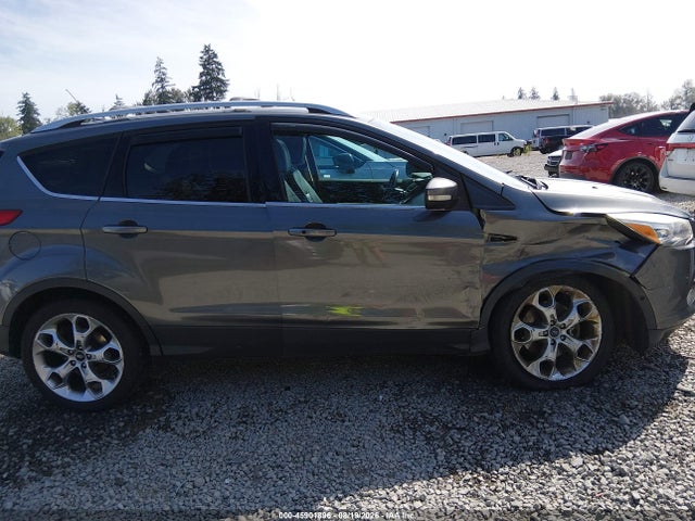 1FMCU9J94EUB96720 Ford Escape Titanium