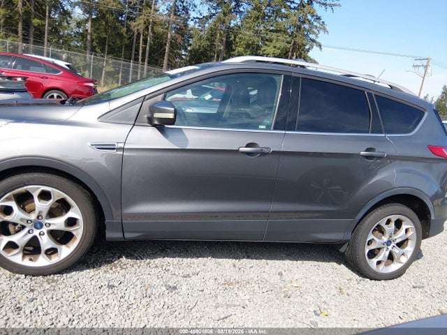 1FMCU9J94EUB96720 Ford Escape Titanium
