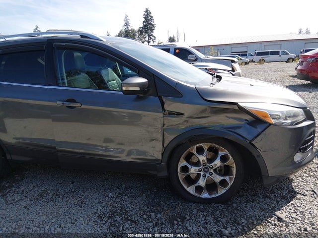1FMCU9J94EUB96720 Ford Escape Titanium