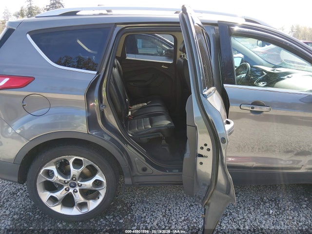 1FMCU9J94EUB96720 Ford Escape Titanium