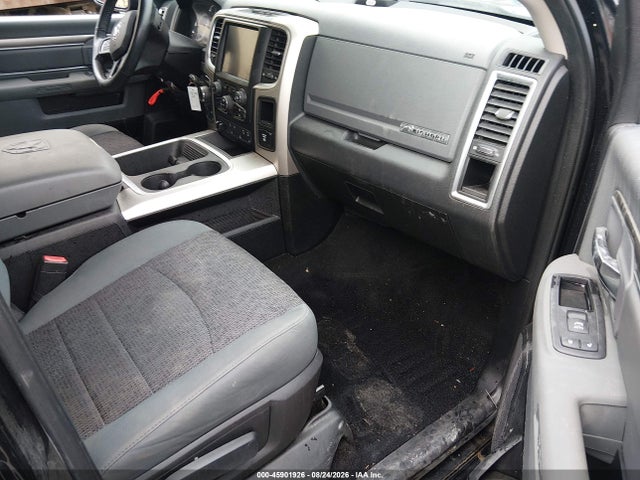 3C6RR7LT5GG225782 RAM 1500 Big Horn