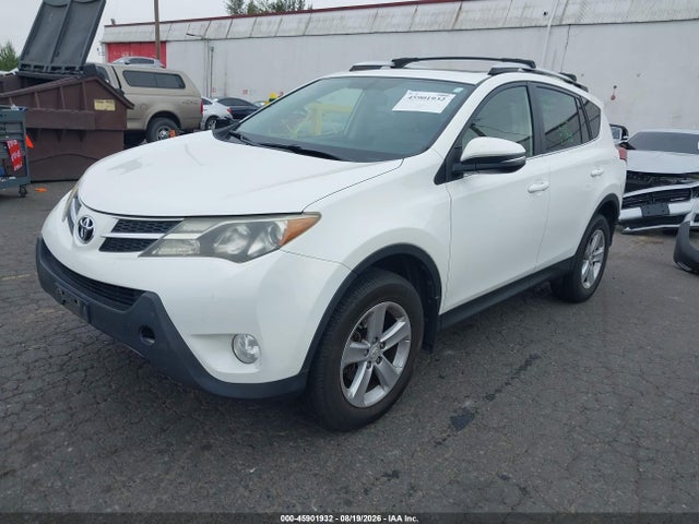 Toyota Rav4 Xle 2014 JTMRFREV2EJ004910 Image 2