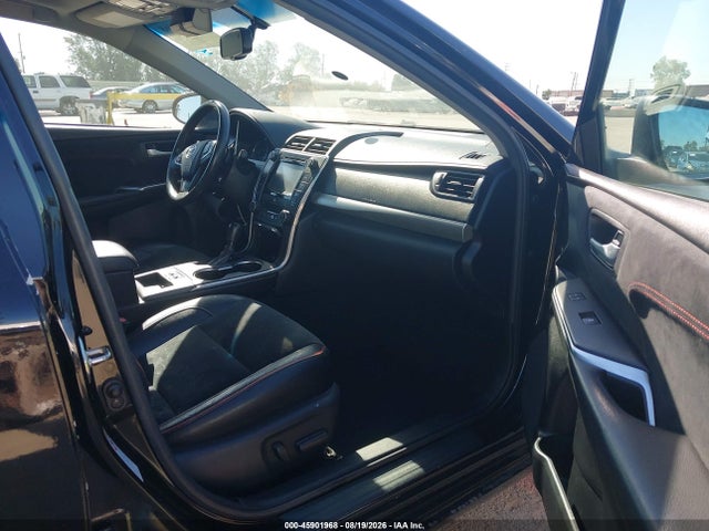 45901968 :رقم المزاد ، 4T1BK1FK7HU581451 vin ، 2017 Toyota Camry Xse V6 مزاد بيع
