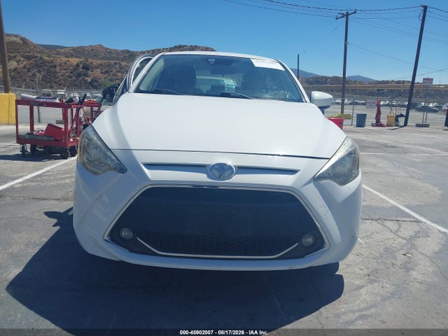 3MYDLBYV0KY525459 Toyota YARIS LE