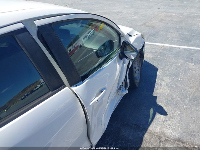 3MYDLBYV0KY525459 Toyota YARIS LE