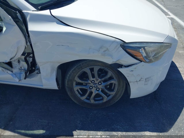 3MYDLBYV0KY525459 Toyota YARIS LE
