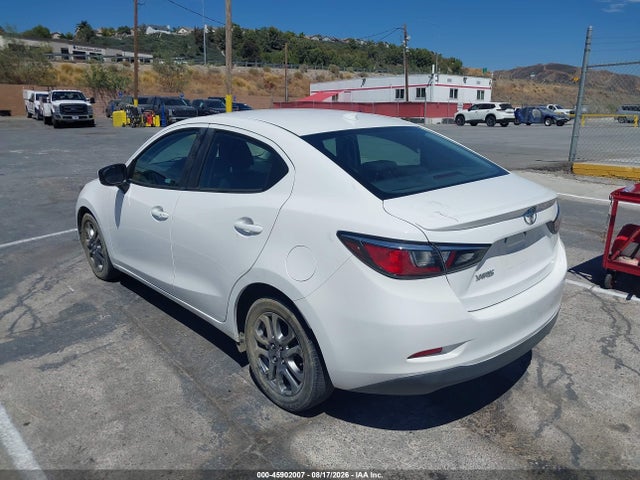 3MYDLBYV0KY525459 Toyota YARIS LE