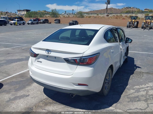 3MYDLBYV0KY525459 Toyota YARIS LE
