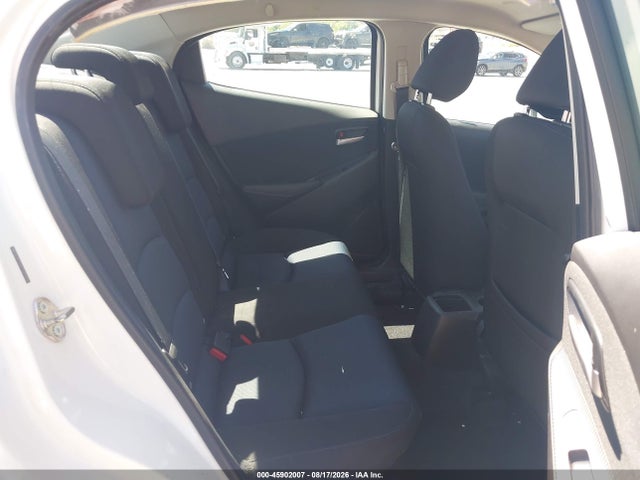 3MYDLBYV0KY525459 Toyota YARIS LE