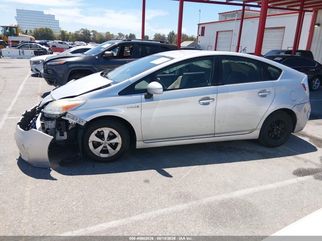 Toyota Prius Two 2015 JTDKN3DU9F0475891 Image 13