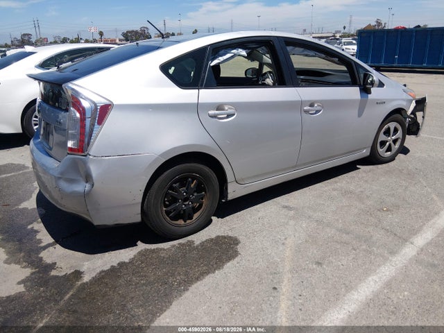 Toyota Prius Two 2015 JTDKN3DU9F0475891 Image 4