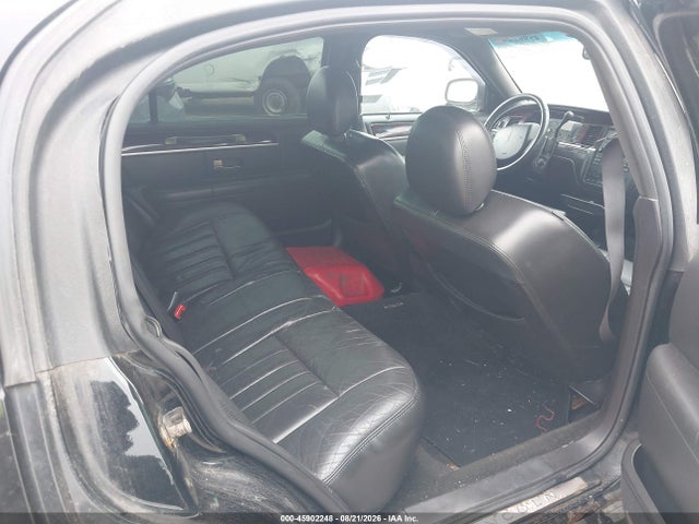 Продаж на аукціоні авто 2010 Lincoln Town Car Executive L, vin: 2LNBL8EV4AX622179, номер лоту: 45902248