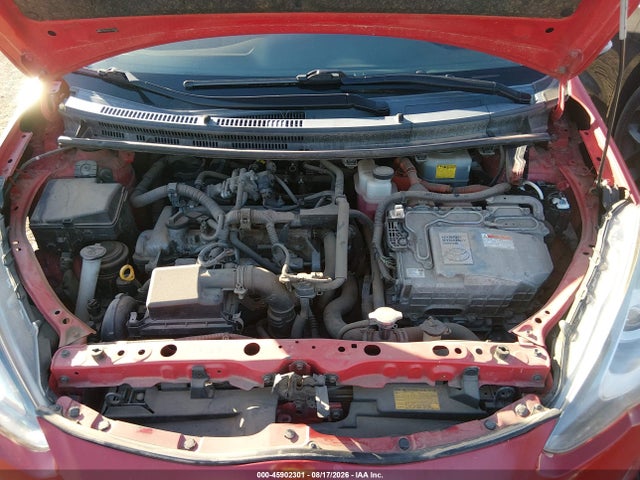 Toyota Prius C Three 2015 JTDKDTB37F1092846 Image 10