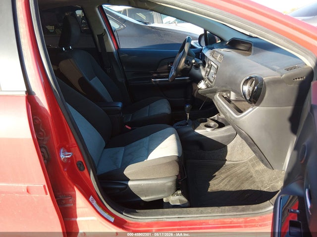 Toyota Prius C Three 2015 JTDKDTB37F1092846 Image 5