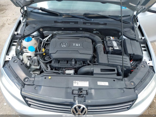 45902332 :رقم المزاد ، 3VWD17AJXEM327795 vin ، 2014 Volkswagen Jetta 1.8t Se مزاد بيع