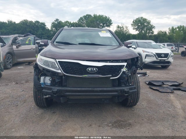 Продажа на аукционе авто 2015 Kia Sorento Lx, vin: 5XYKTCA65FG651602, номер лота: 45902532