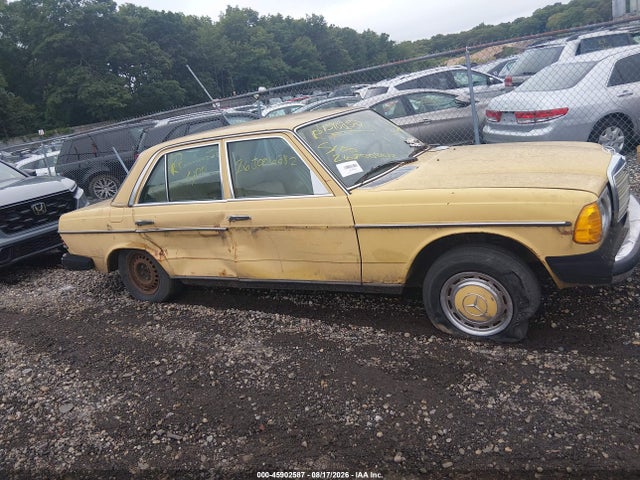 45902587 :رقم المزاد ، 12313012026824 vin ، 1977 Mercedes-benz 300 Series مزاد بيع
