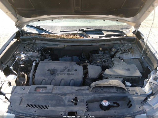 JA4AD3A33GZ000531 Mitsubishi Outlander Se