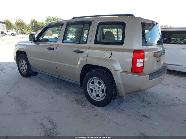 45902719 :رقم المزاد ، 1J4NT2GB0AD582847 vin ، 2010 Jeep Patriot Sport مزاد بيع
