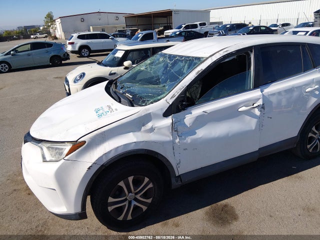 2T3ZFREV6JW511644 Toyota RAV4 LE