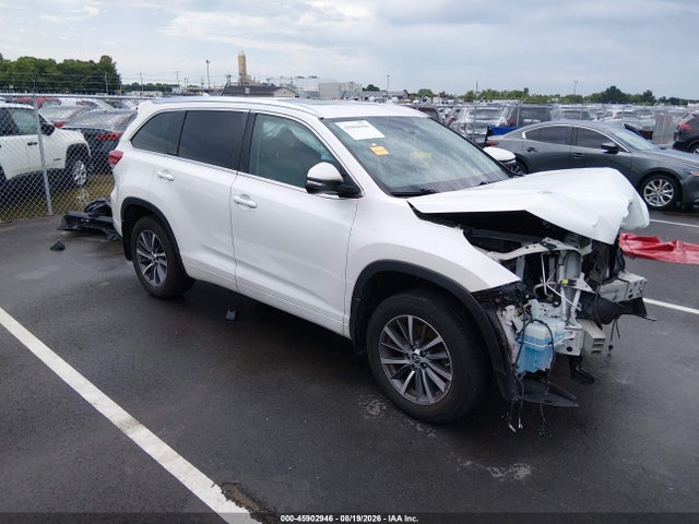 2018 Toyota Highlander Xle მანქანა იყიდება აუქციონზე, vin: 5TDJZRFH1JS875551, აუქციონის ნომერი: 45902946