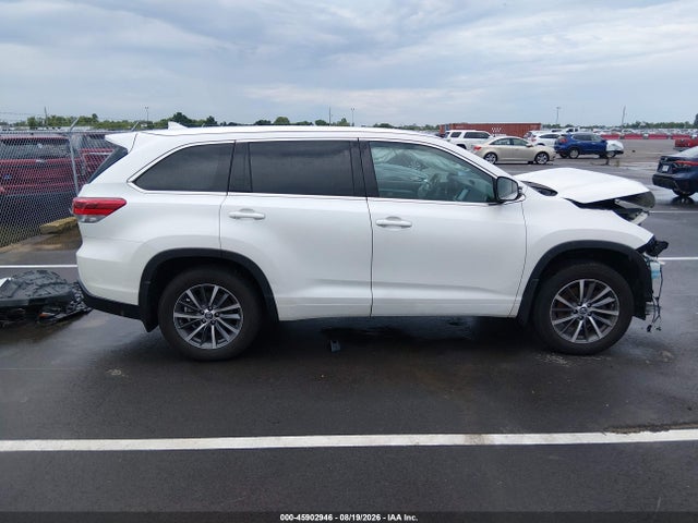 2018 Toyota Highlander Xle მანქანა იყიდება აუქციონზე, vin: 5TDJZRFH1JS875551, აუქციონის ნომერი: 45902946