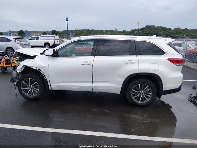 2018 Toyota Highlander Xle მანქანა იყიდება აუქციონზე, vin: 5TDJZRFH1JS875551, აუქციონის ნომერი: 45902946