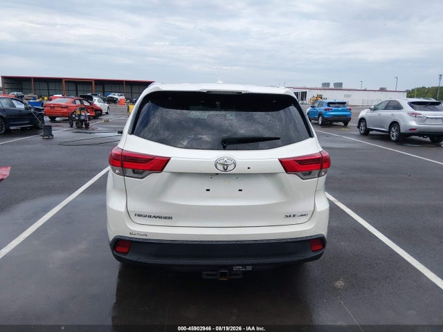 2018 Toyota Highlander Xle მანქანა იყიდება აუქციონზე, vin: 5TDJZRFH1JS875551, აუქციონის ნომერი: 45902946