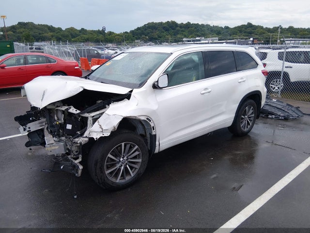 2018 Toyota Highlander Xle მანქანა იყიდება აუქციონზე, vin: 5TDJZRFH1JS875551, აუქციონის ნომერი: 45902946