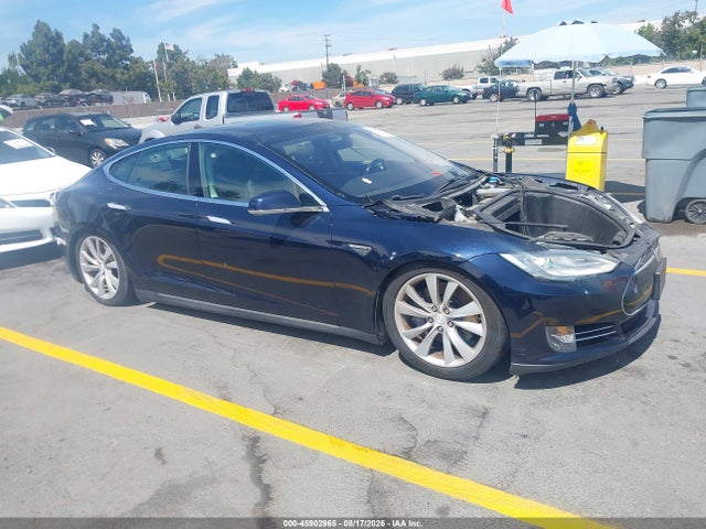 45902965 :رقم المزاد ، 5YJSA1CN4DFP20590 vin ، 2013 Tesla Model S مزاد بيع